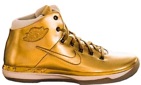 gold shoes nike.